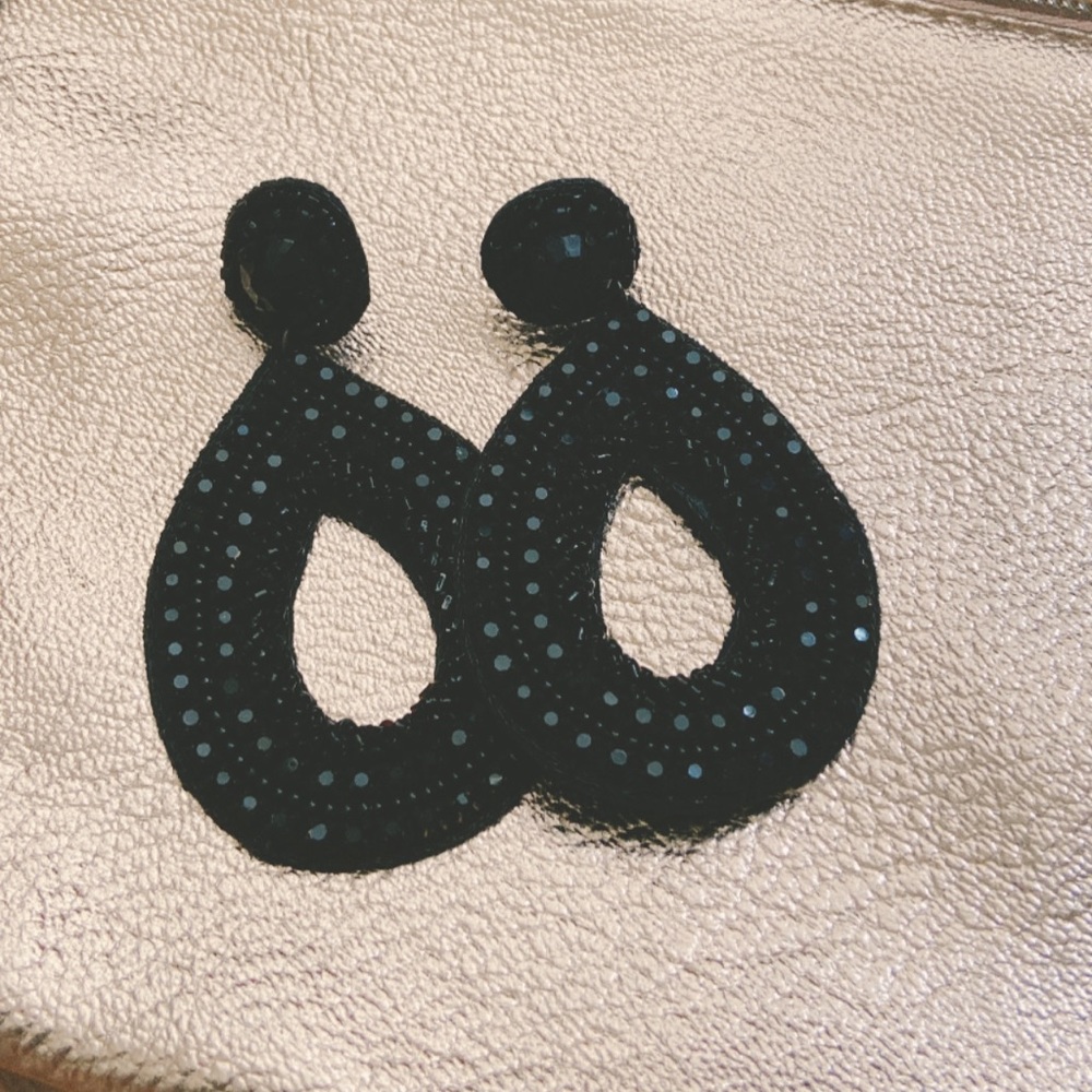 Black Teardrop Earrings